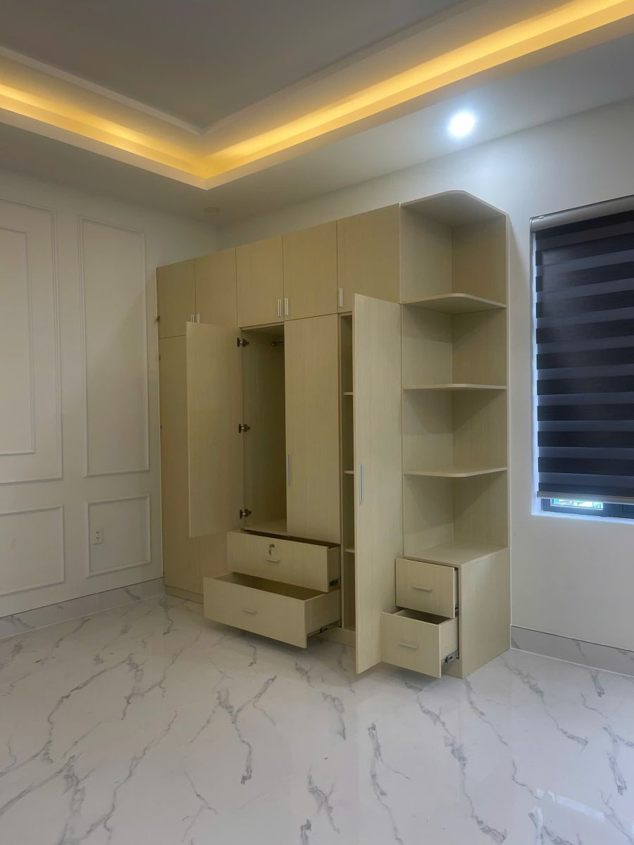 Tủ quần áo kích thước lớn